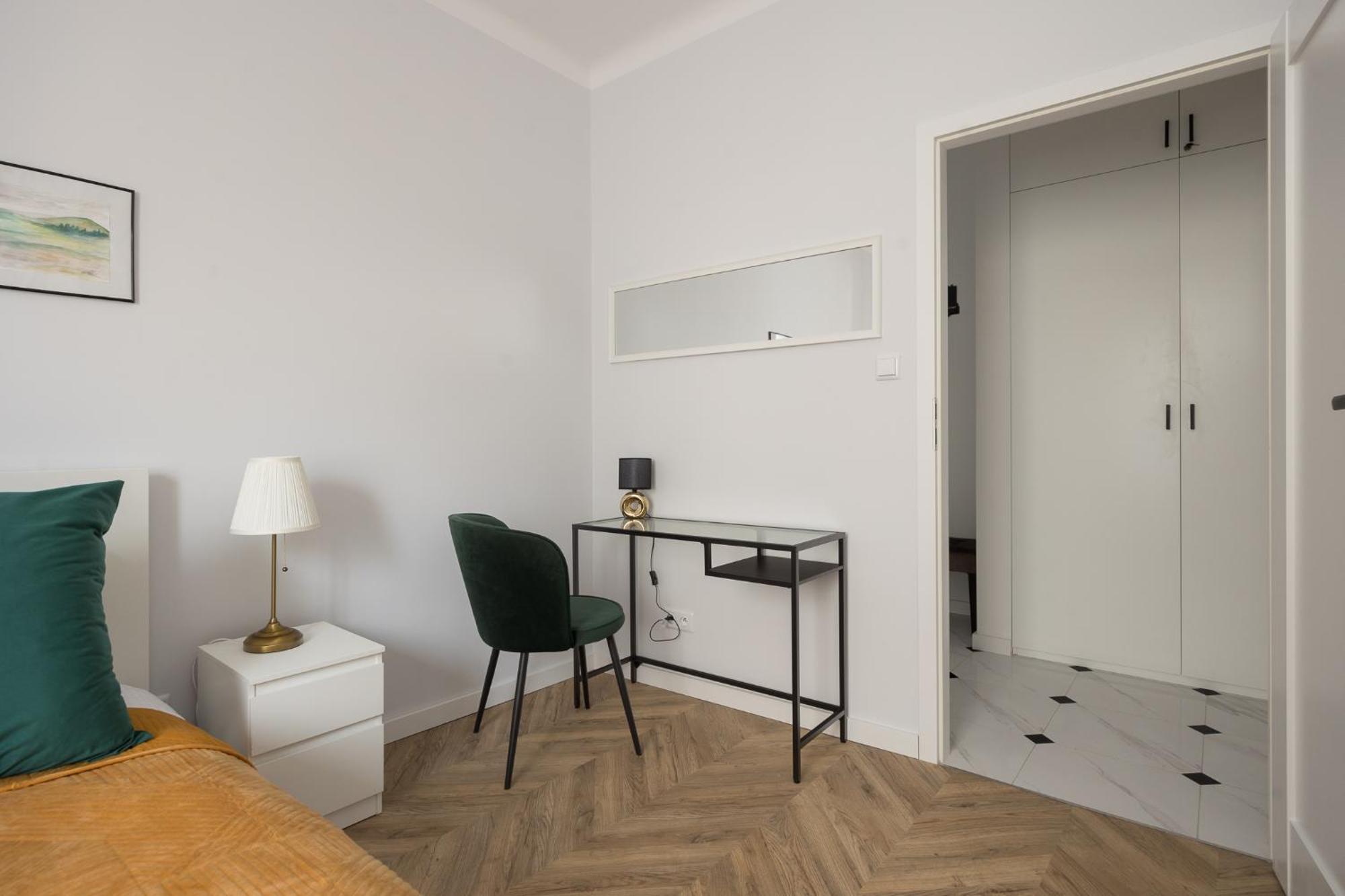 Chmielna Apartment *