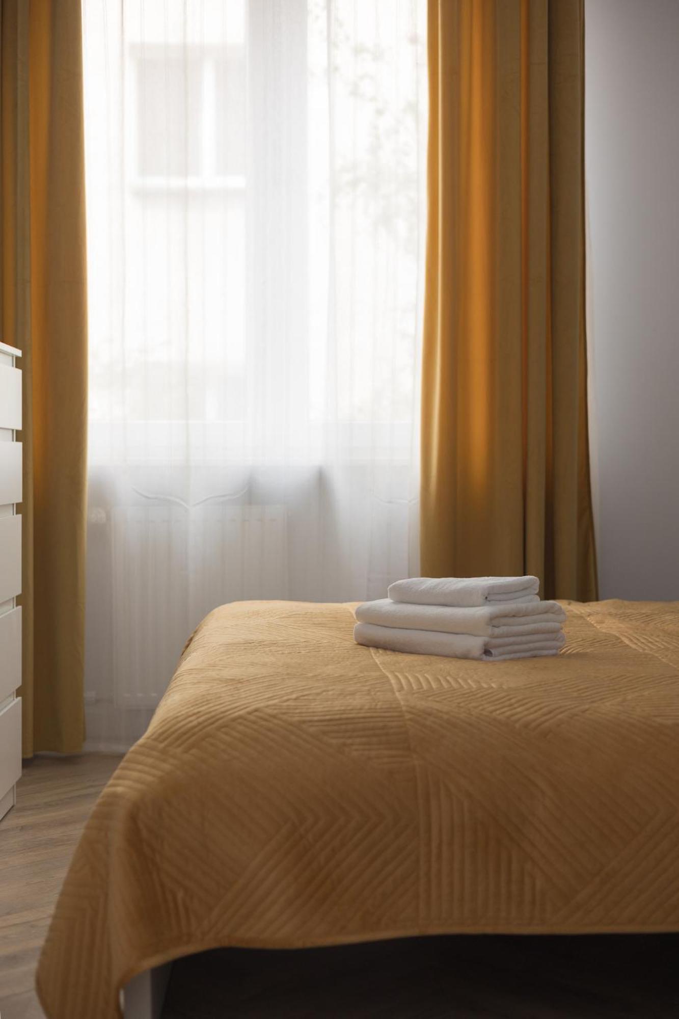Chmielna Apartment *