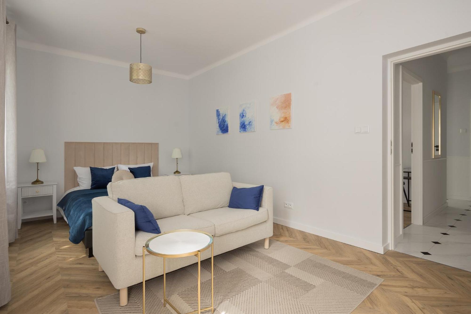 Chmielna Apartment
