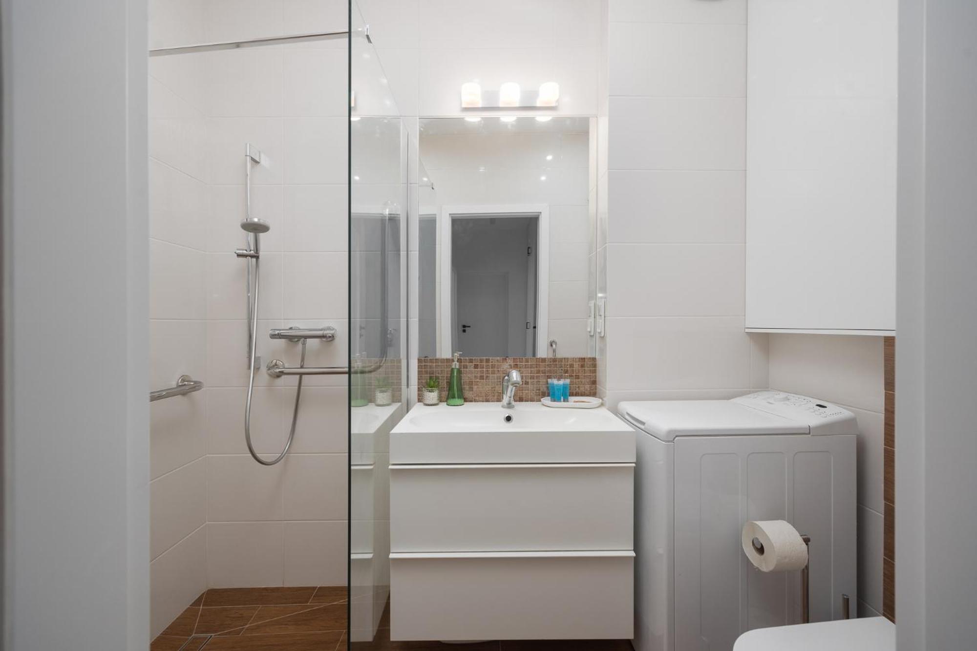 Chmielna Apartment *