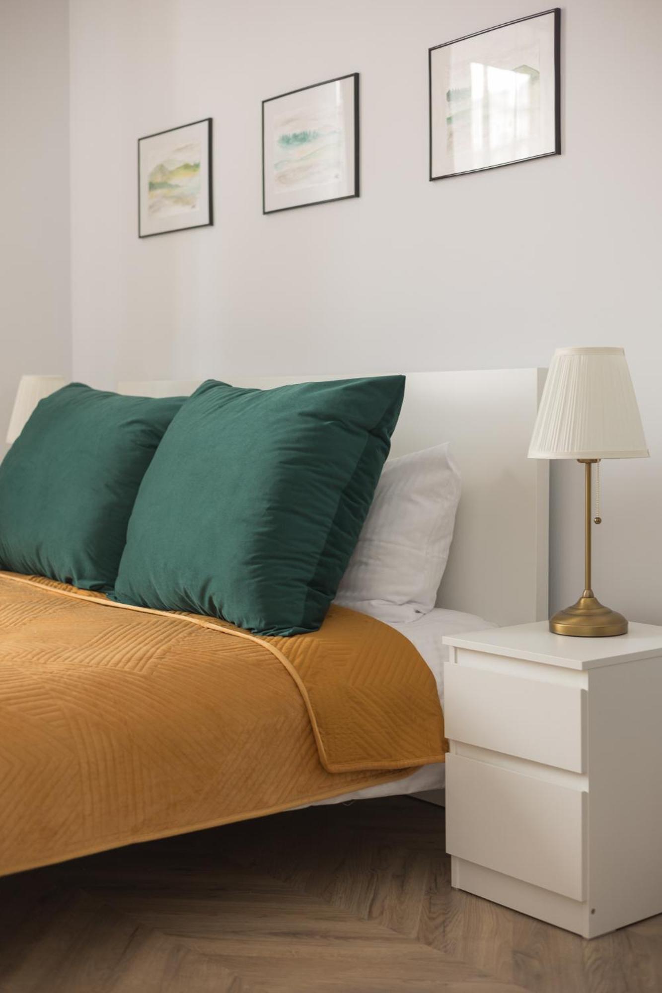 Chmielna Apartment